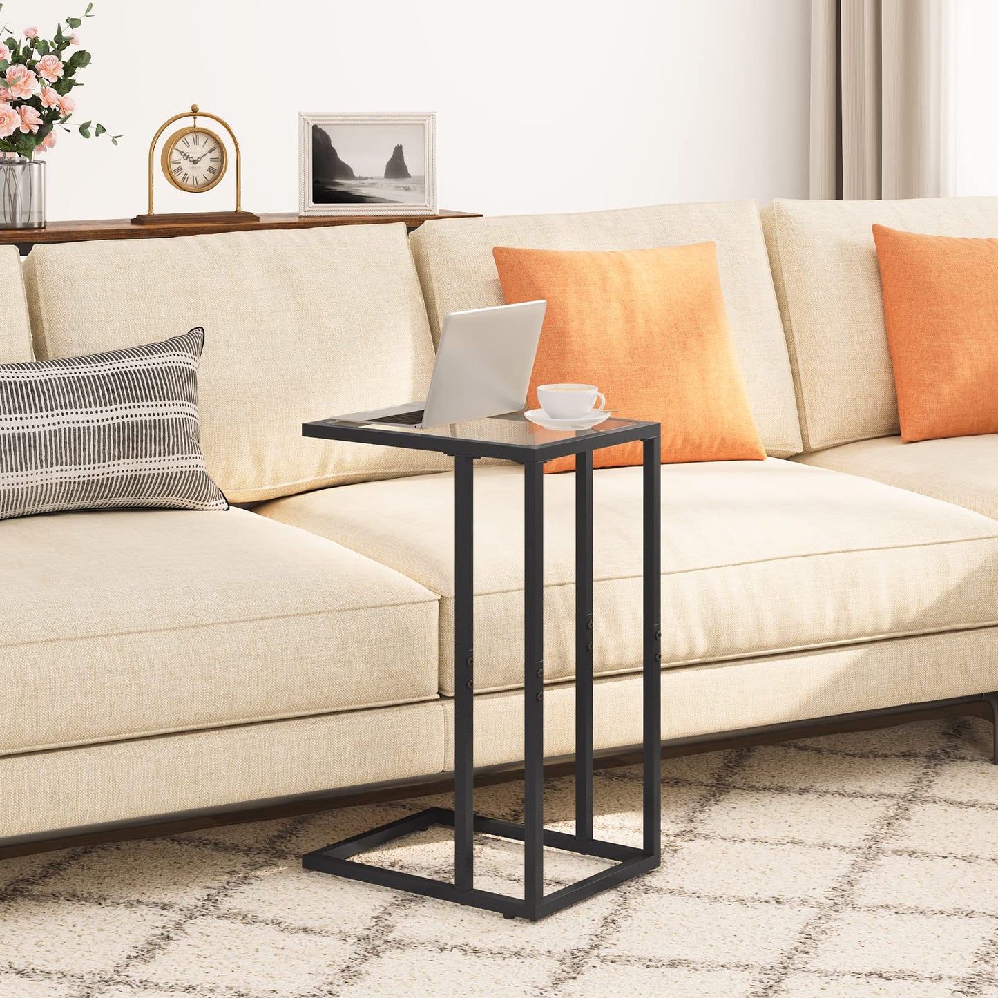 HOOBRO C Shaped End Table, Tempered Glass Snack Side Table with Metal Frame, TV Tray Table for Small Space, Sofa Couch and Bed, Modern Style, Black BK03SF01