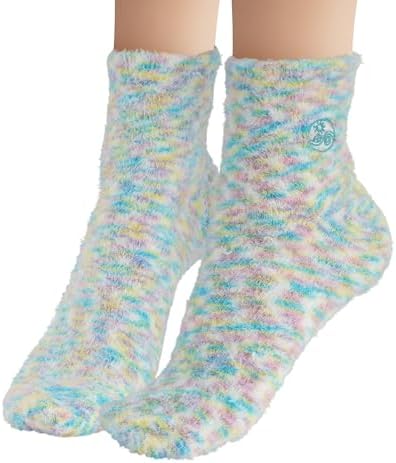 Earth Therapeutics Aloe Vera Socks – Infused w/Aloe Vera & Vitamin E – Helps Dry Feet, Calluses, Dead Skin – Use w/Lotion – Green/Confetti – 2 Pairs