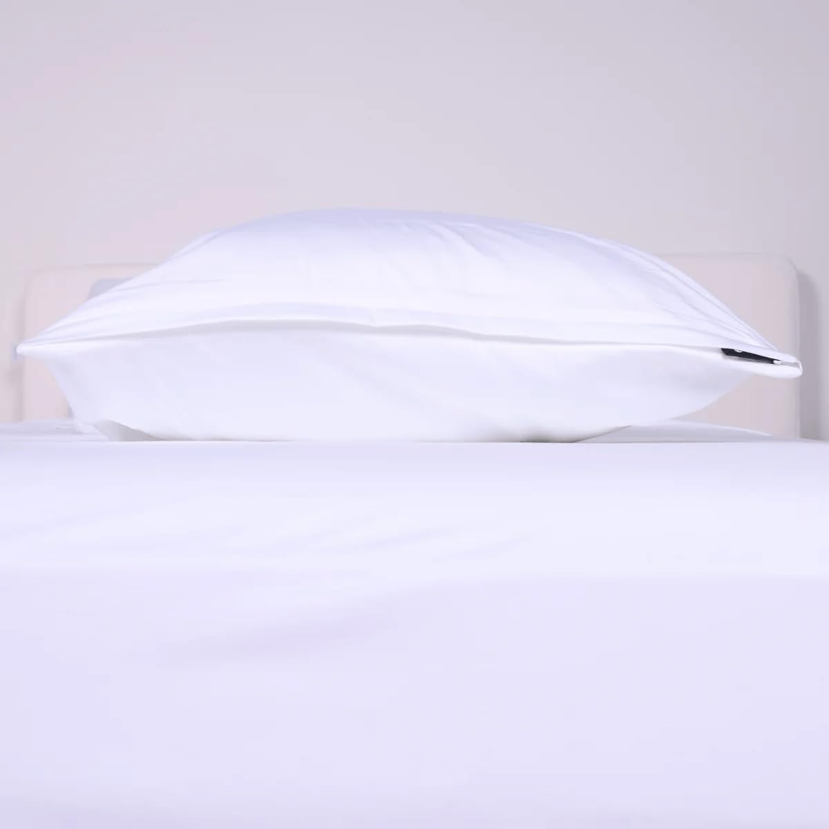 THE LAD COLLECTIVE Invisible Zip Pillow Cases (2 Pack), Sleek Zipper Pillow Covers, Standard Size Pillowcase for Luxury Bedding - Malibu White