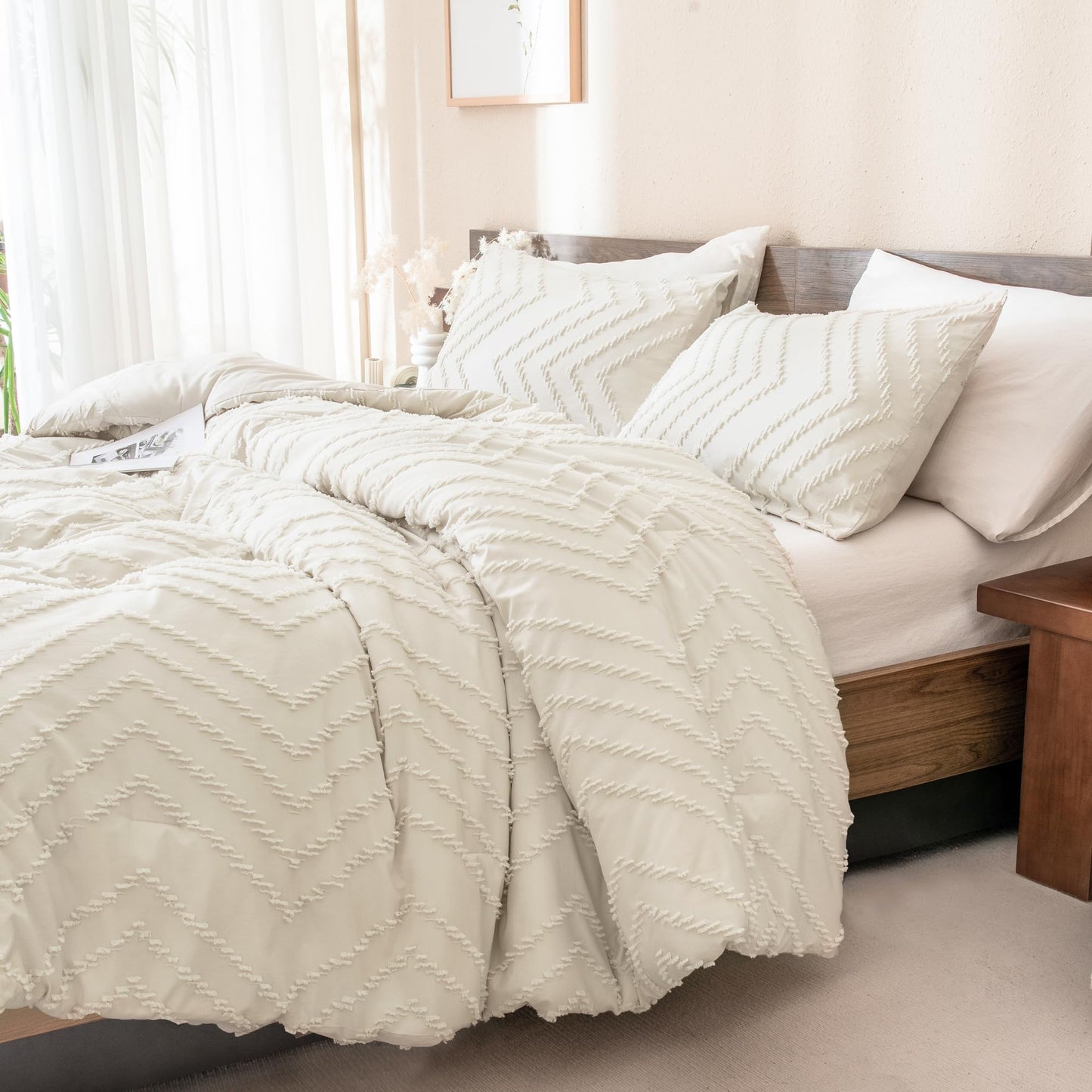 Andency Queen Comforter Set Beige, Comforters Queen Size Boho Cream Soft Warm Tufted Neutral Bedding Comforter Sets for Queen Bed, 3 Pieces Aesthetic Chevron Farmhouse Cute Bohemian Textured Bed Set